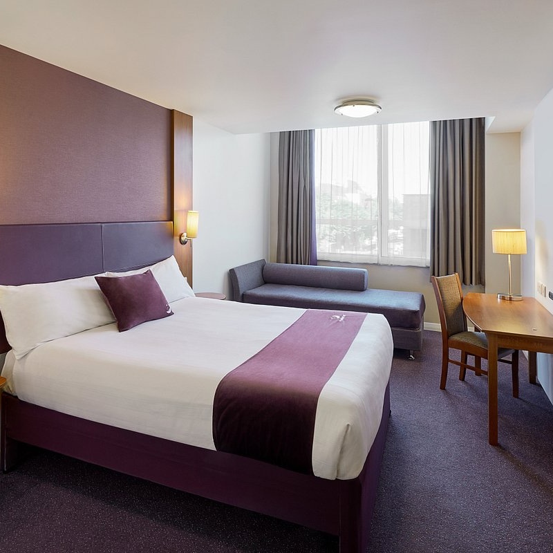 Staying at the Premier Inn Hotel at Gatwick Airport North Terminal – Tips and what to expect